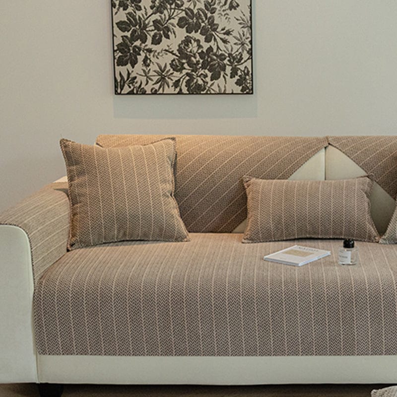 EasyCover-Kissenbezug in Fischgrät — 1 Stück, Taupebeige Fischgrät, auf einem Sofa
