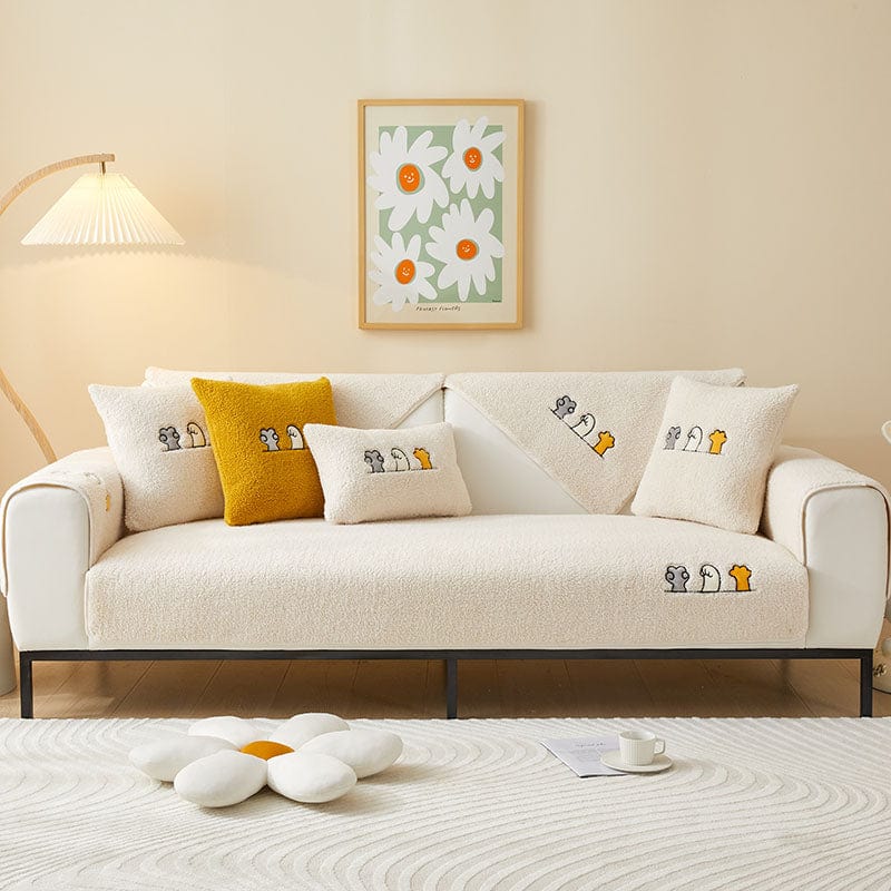 EasyCover-Sofabezug aus Teddy-Bouclé mit Katzenstickerei, Cremeweiß Teddy, auf einem Sofa